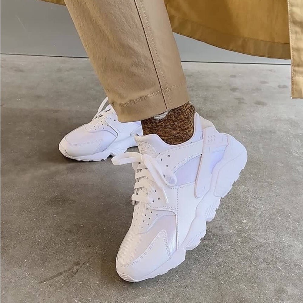 white nike air huarache, size 5 men & size 6.5 women - Picture 6 of 7